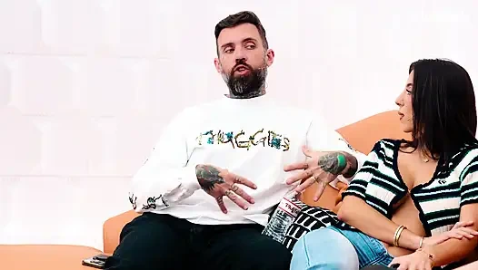 İlk podcast'imde üçlü seks