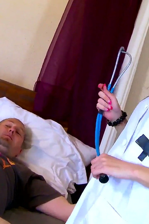 Playing doctor with cute spanish babe Saida Sinner
