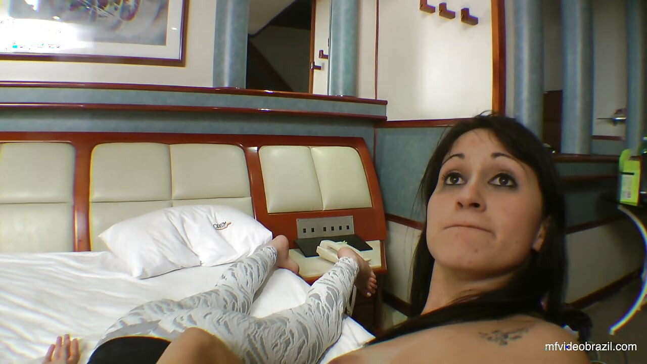 Nożycowa dominacja lesbijek - chodź i poczuj moje silne i seksowne nogi!