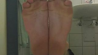 Boytoyticklee feet