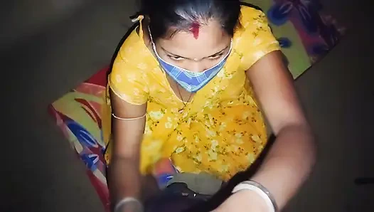 Горячая пара дези занимается софткорным сексом! Домашнее секс-видео