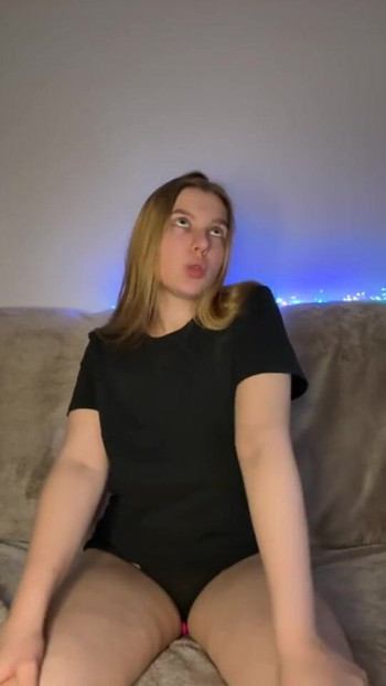 Model gemuk menyentuh pepek ketatnya | Klip 1