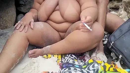 Aku aprico nudist di pantai untuk muasin tubuhku dan bersenang-senanglah!