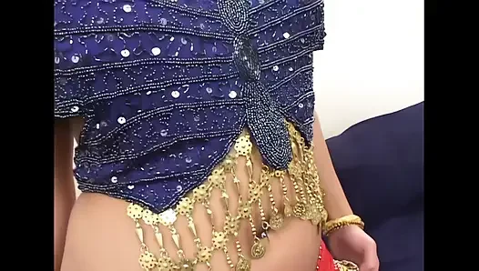 Marquetta Jewel Membuka Kaki