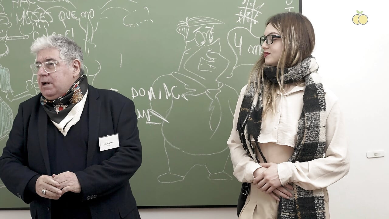 From the blackboard to the desk: The student Atucha resolves his differences with teacher Vanesa in the wildest way