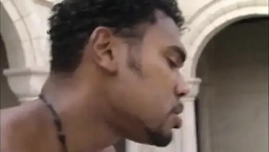 Venere kıllı amcıktaki büyük siyah yarağı seviyor