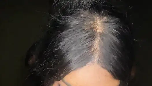 Meine stiefschwester verführt mich und gibt mir einen halsfick blowjob am strand