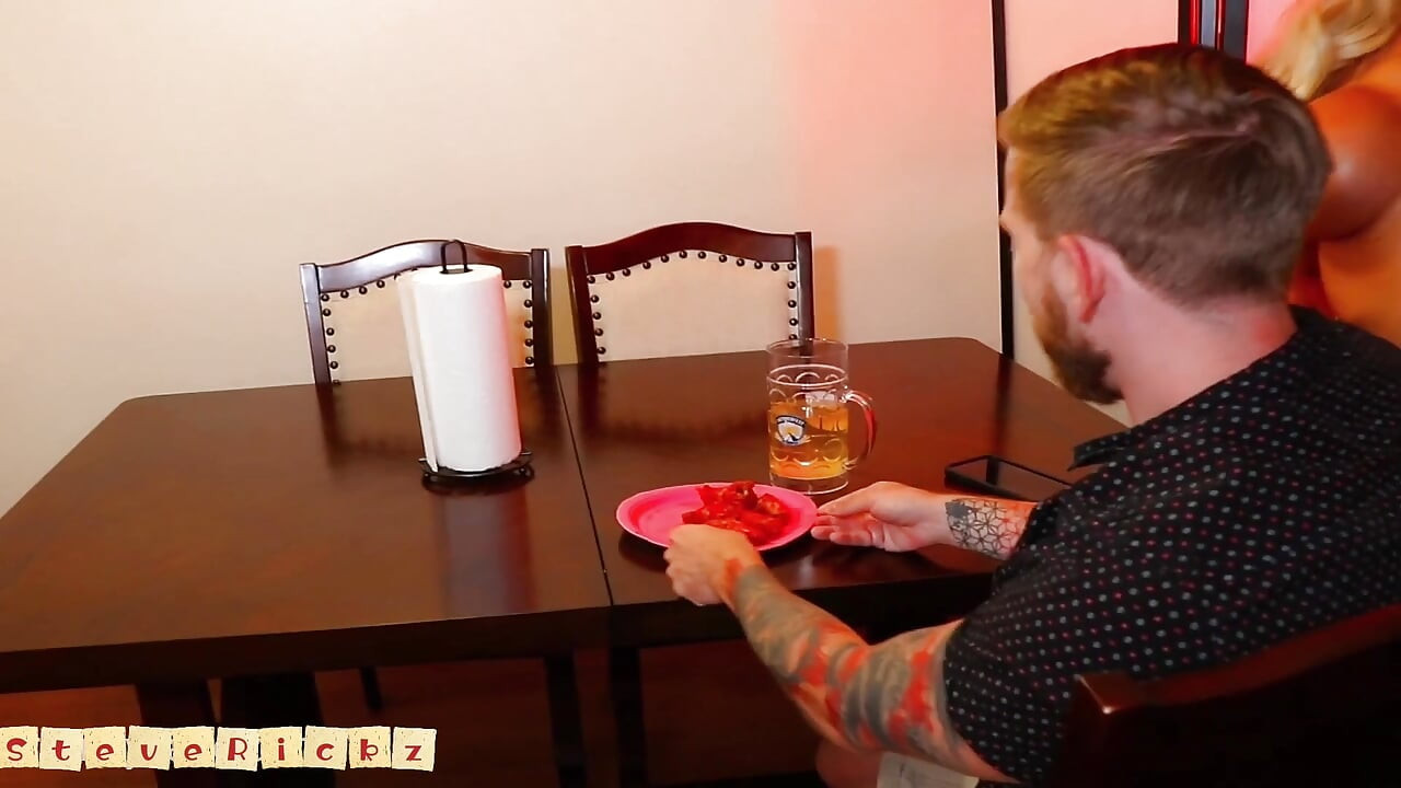 Campy Hooters - Bimbo Waitress Serves up Big Tits and Tight Hole - Brittney Kade, Steve Rickz