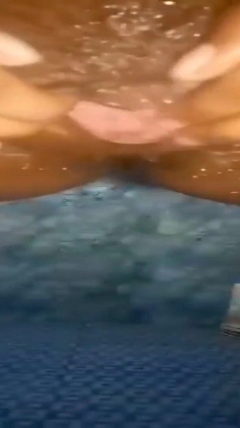 Trenutak koji moram podijeliti iz kupke s muzom za svog dečka