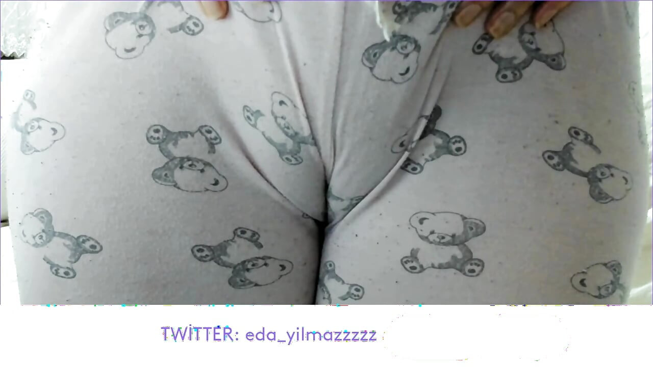 CAMELTOE- SWOLLEN PUSSY- PUSSY IN PAJAMAS
