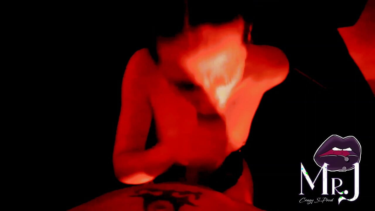 Nyx and MrJ... under a red light