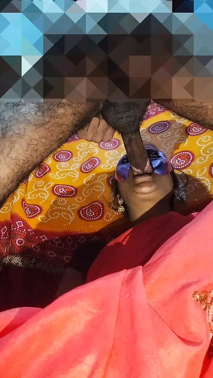 Desi Didi ka muh ko pela our Sara mask pila Diya Didi cumshot mouth