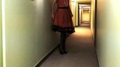 穿着红色连衣裙的Sissy ray在主走廊2