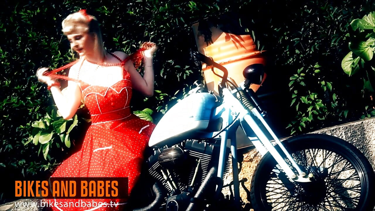 Amelia de luxe - bikes and babes tv sexy videos