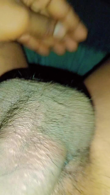 私のチンポをプレイする女の子のおばさんが私にメッセージを送ってくれます