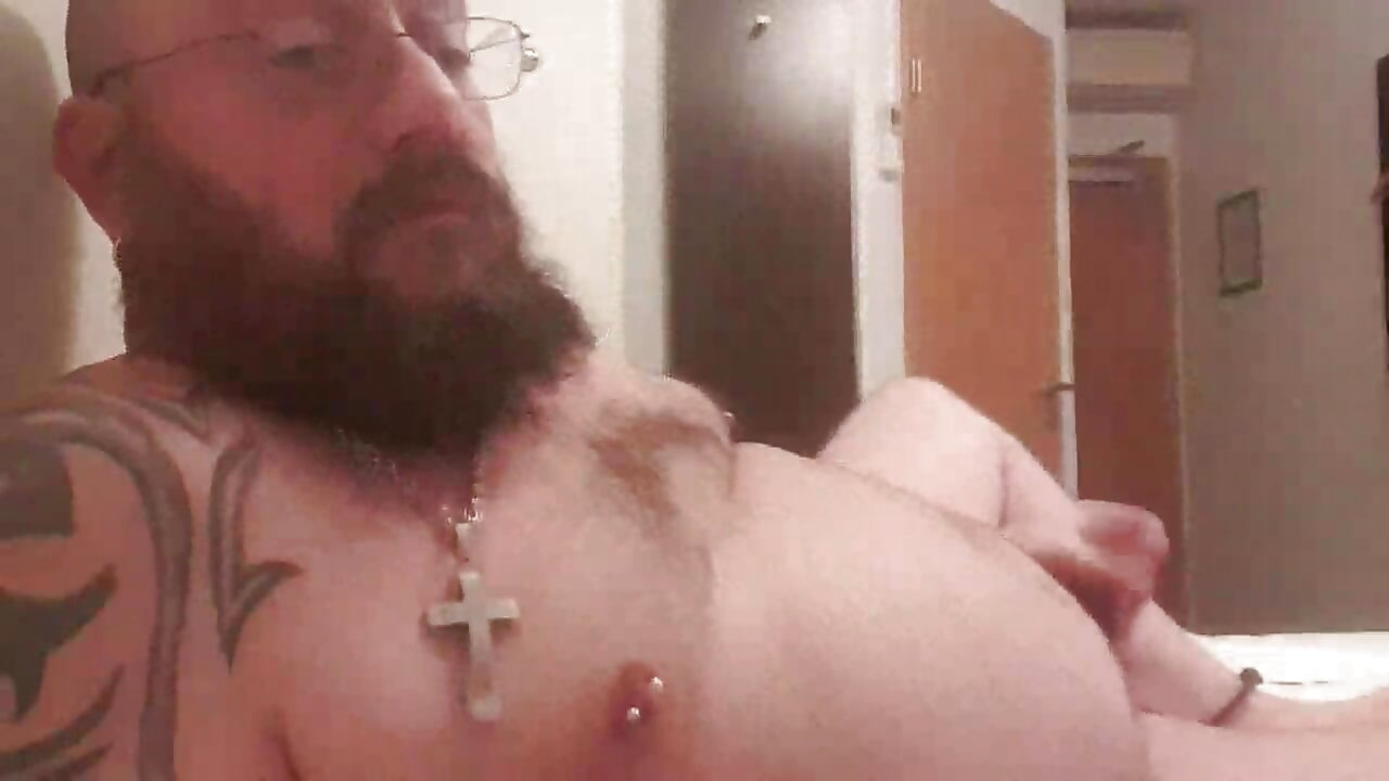 Lederbikerhn while jerking off