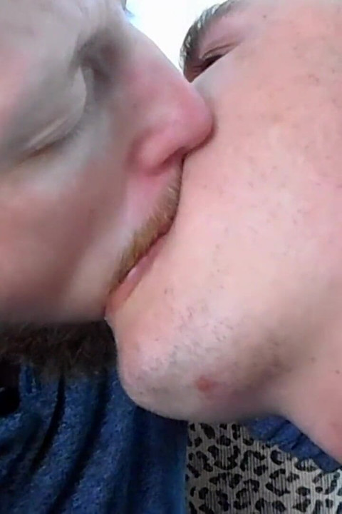 Un caldo gay baci 30