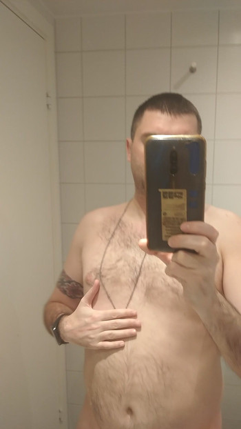 Dear women, I show myself to you.