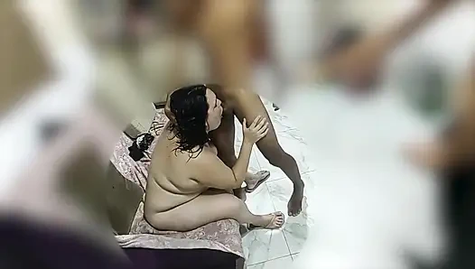 Fickt ohne kondom und hat ihren cuckold-ehemann nicht gefragt