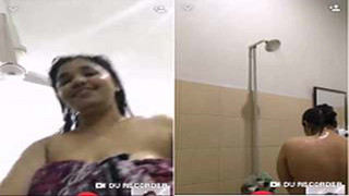 Oggi esclusivo - sexy bhabhi fa il bagno in video ...