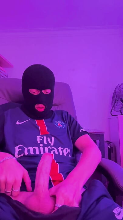 Partidă de fotbal cu fratele de fotbal psg și joc cu picioarele