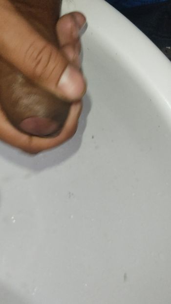 Práctica de manos en el baño