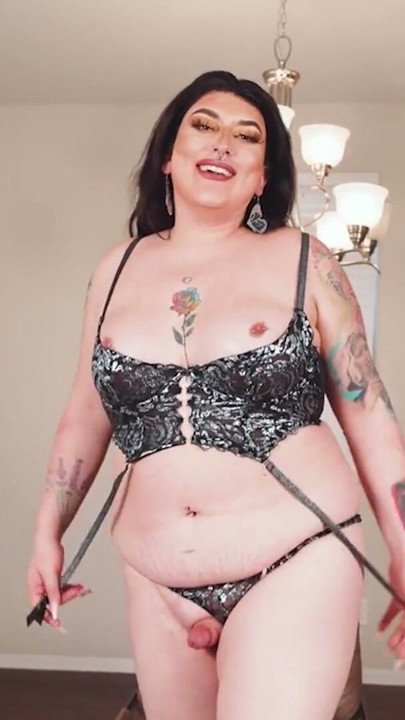 GROOBY.CLUB: WORSHIPPING EROTICA DIVINE! | Clip 1