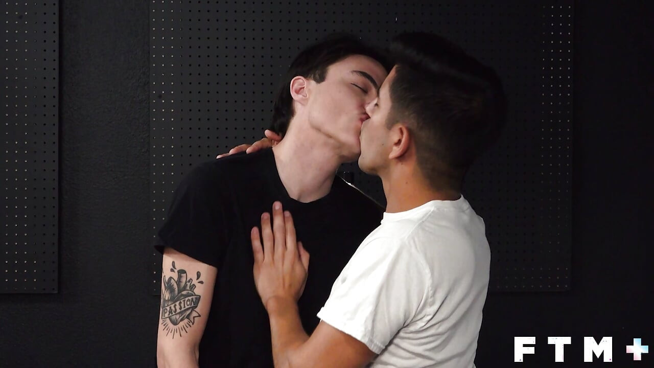 JockPussy - FTM Twink Joey Michaels sukakan zakar gemuk Milo Kembar Latino Miles