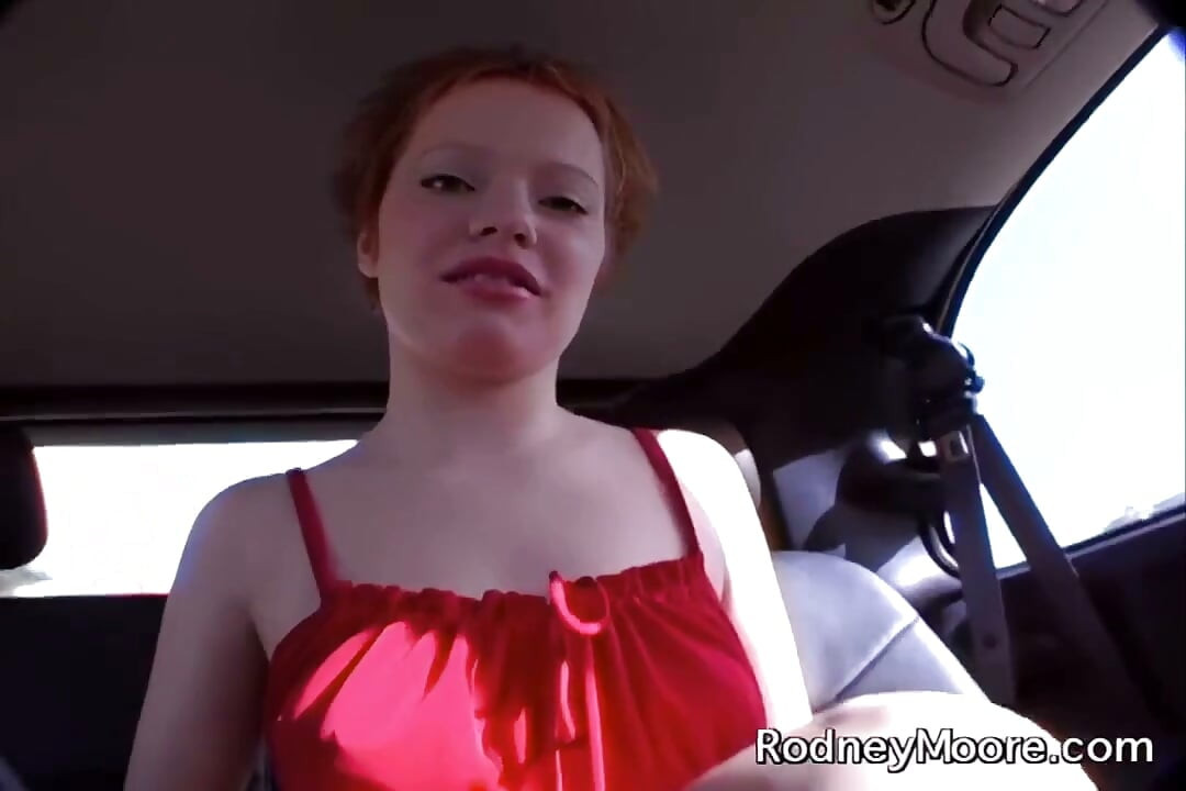 Garota Safada Levando Anal e Enorme Gozada no Rosto Andando Vintage