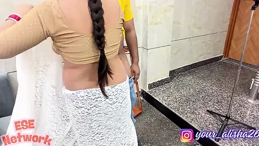 Tamu datang sebagai tamu, tetapi dia datang untuk memuaskan nafsunya.