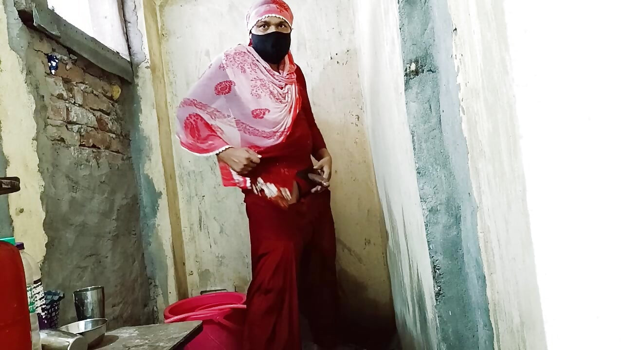 Lund wali ladki part 7 , Indian shemale dropping her clothes