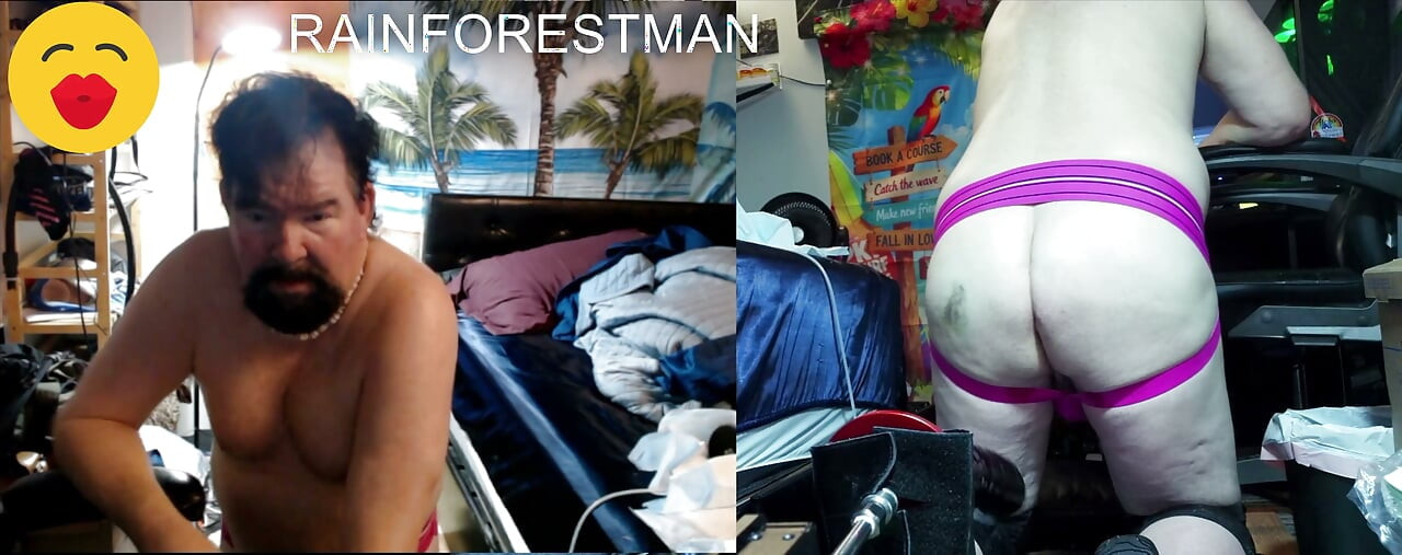 RAINFOREST-MAN SPLIT SCREEN Using Black Destroyer on Sex Machine.