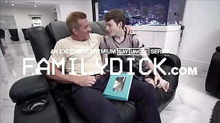 Attraktiver missionarspilz, älterer Daniel, will mich befriedigen