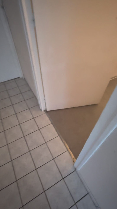 Jeg overrasker min kone og hendes elsker