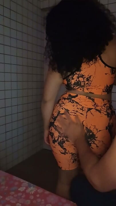 Light-Skinned Black Beauty  Passionate Kisses & Big Booty