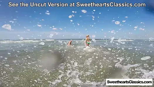 Surfen ist up! 4 lesbische süße cruisen bei SweetheartsClassics