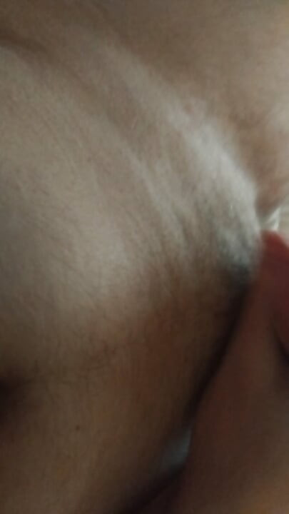 Εγώ με αγγίζει