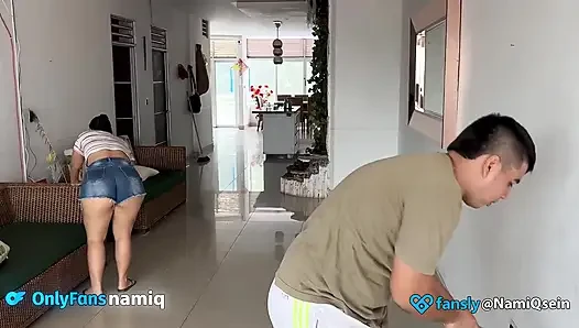 Karyawan layanan saya memiliki penis yang bagus