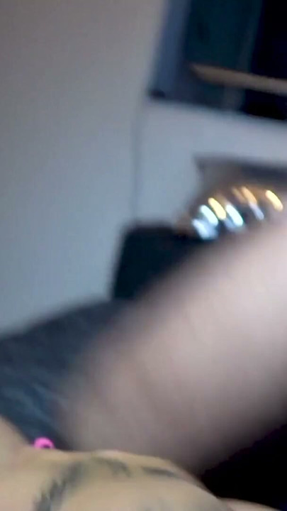 SICAK ALMAN BÜYÜK POPOLU SÜRTÜK ASHLEY DERİN BOĞAZ VE SQUIRTING | Clip 2