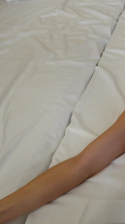 Must-see okamžik z "ŠUKEJ MOJI MANŽELKU - VDANÁ DĚVKA MILF - AMATÉR - SKUTEČNÉ DOMÁCÍ"