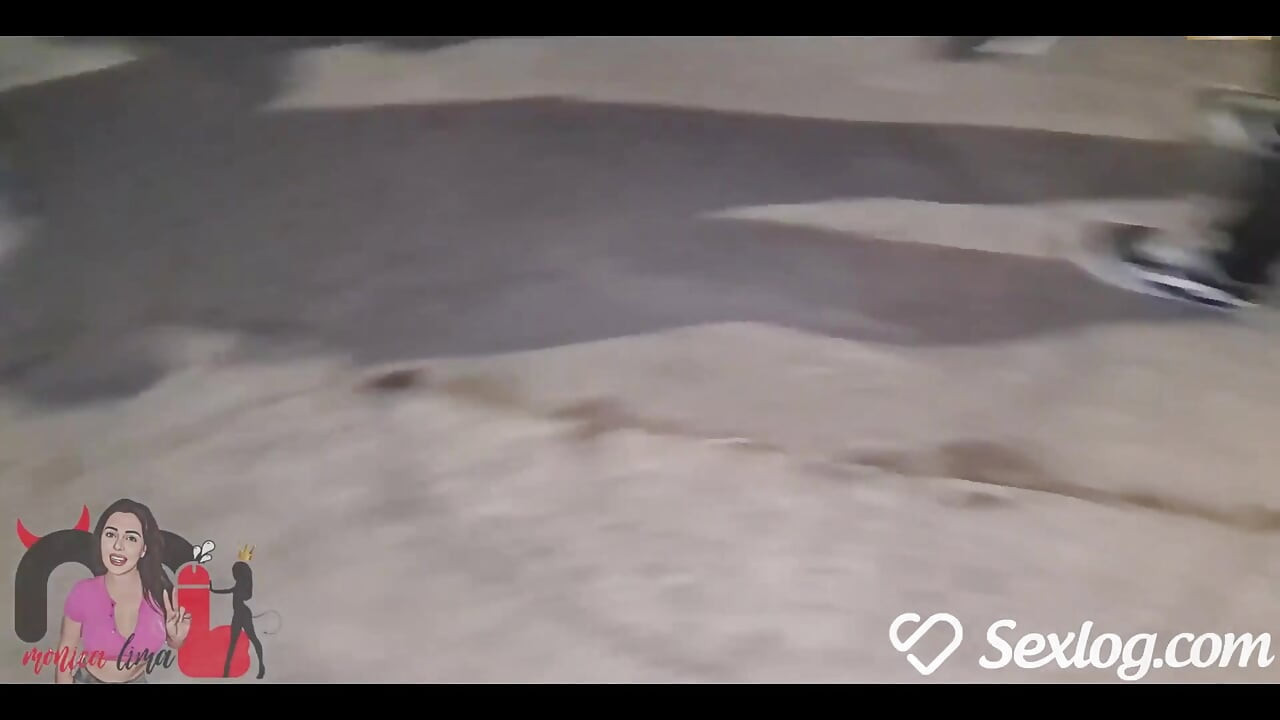 Salí de la casa con mi esposo solo para comprar cigarrillos, pero cuando encontré a un negro caliente paramos de follar.