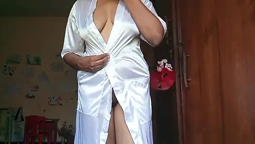 Sri Lankan Teacher Anne in Solo in Her Room