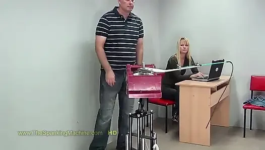 Laura şaplak makinesi - göt kırbaçlama