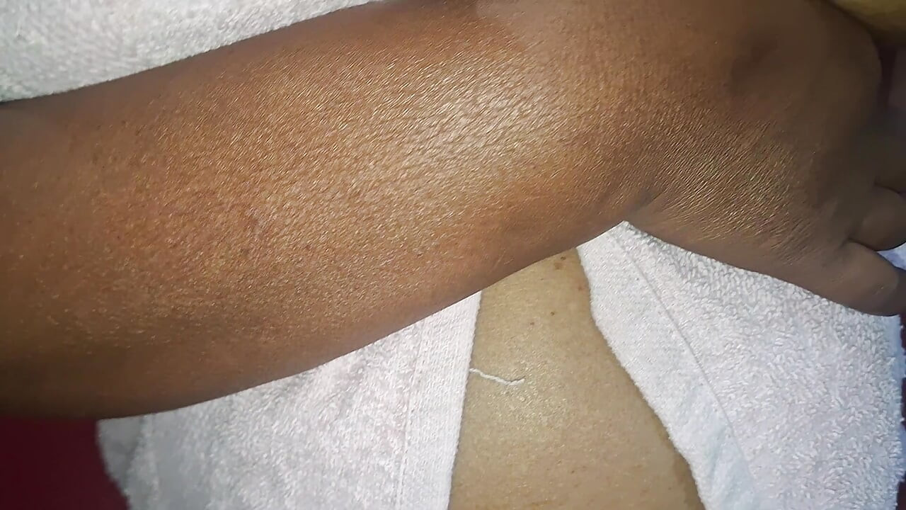 거유와 젖은 보지의 계모