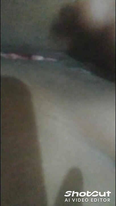 Desi bhabhi ji bani desi randi hui chut me khujli chaiyye chudai  ke liye taggda land