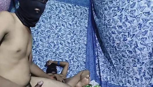 Saree wali bhabhi ki apna husband chudai
