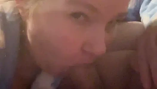 Сосет член бойфренда