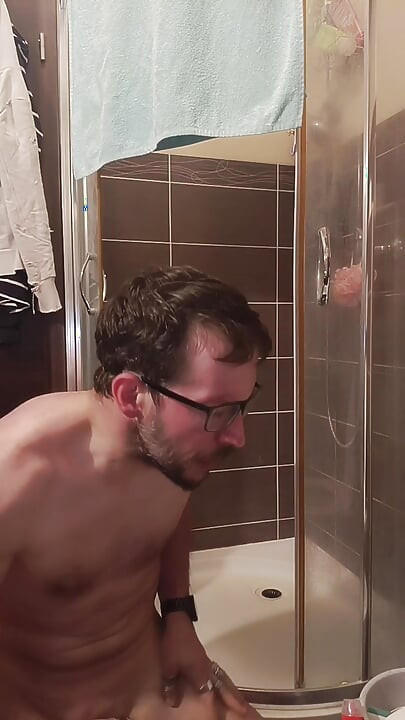 Jerking off a Cock in the Shower