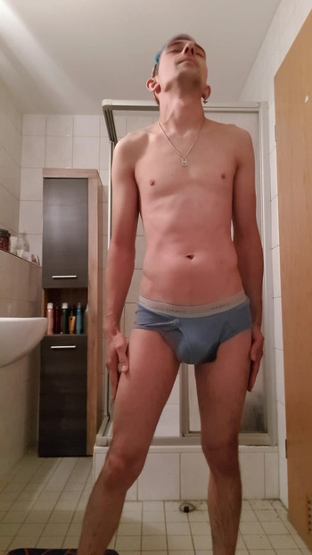 「私の新しいお気に入りのパンツ」からの壮絶な瞬間