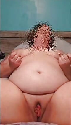 Squirting Pussy From Paint Brushes on Nipples
